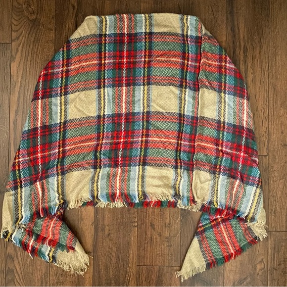 Cozy Plaid Shawl Poncho - Picture 3 of 7